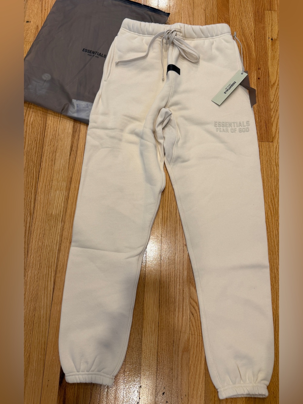 Fear of God Essentials Cuffed Sweatpants Eggshell XS